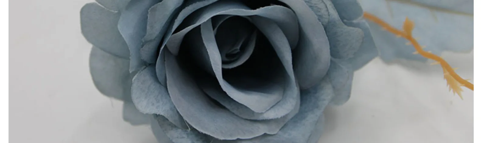4 Stück Schwarze Rosen Künstliche Blumen Halloween-Dekoration Seidenblumen für Zuhause Hochzeit Party Event Blumenarrangement Kunstrosen – Detail 4