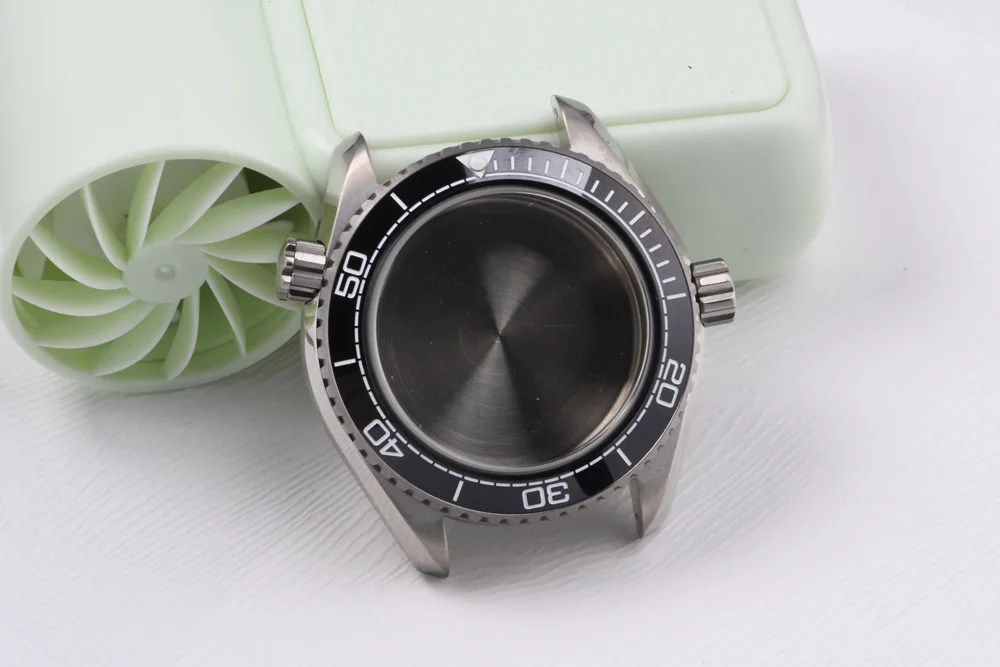 Titanium 3-Uhr-Uhrengehäuse mit Armband passend für SEIKO Mod C3 Super Luminous Saphirglas Taucheruhr für NH35A/36A Uhrwerk Ersatzteile – Detail 2