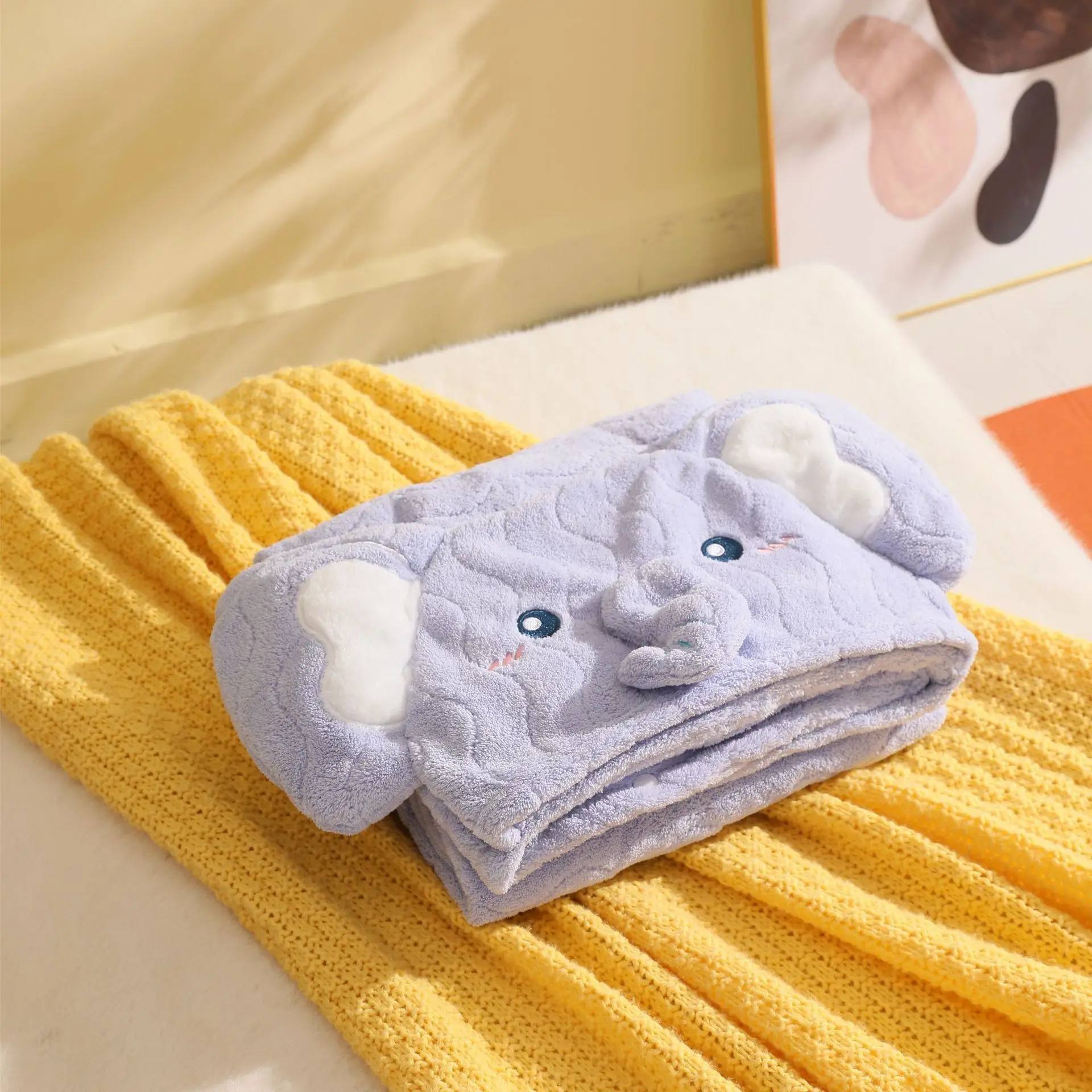 Soft Cartoon Animal Kids Hooded Bath Towel Microfiber Velvet Water Absorbent Baby Bathing Cape Wrap Cover Comfortable Blanket