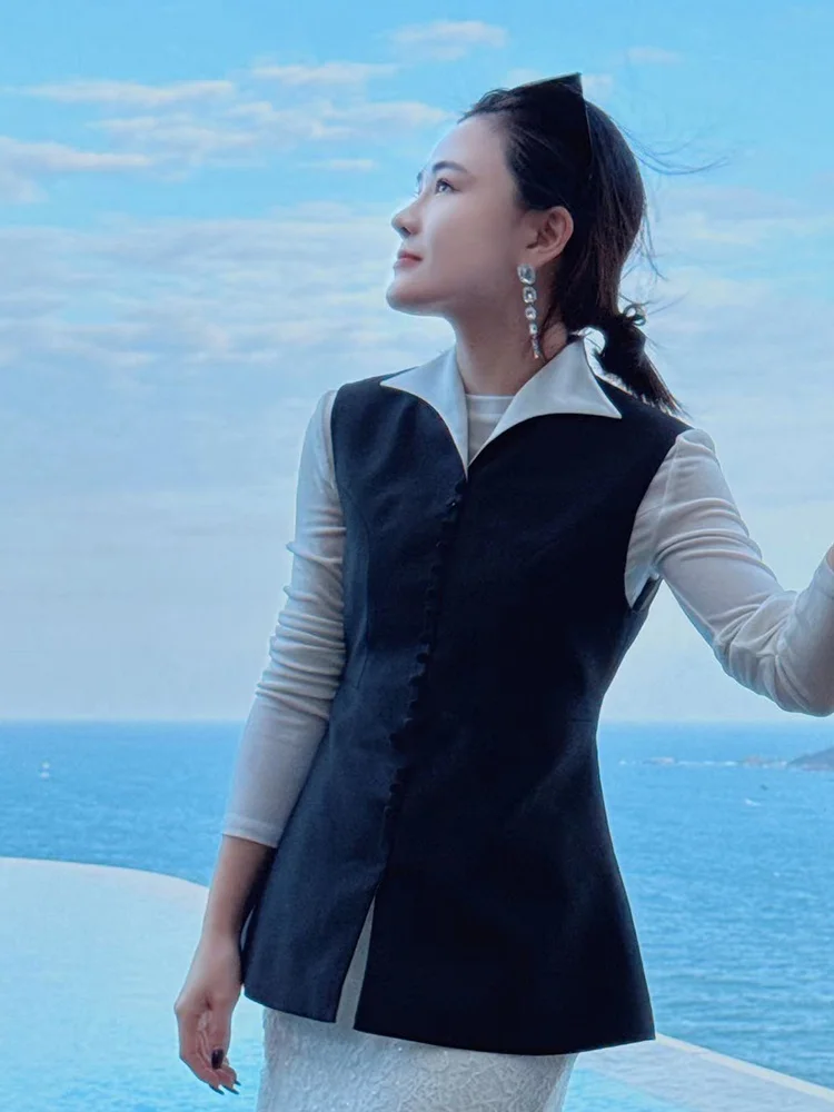 

Elegant Black Waist-Cinching Vest with Small Collar And Single Button Design by Yuan Yiling Commute Style Premium Feeling