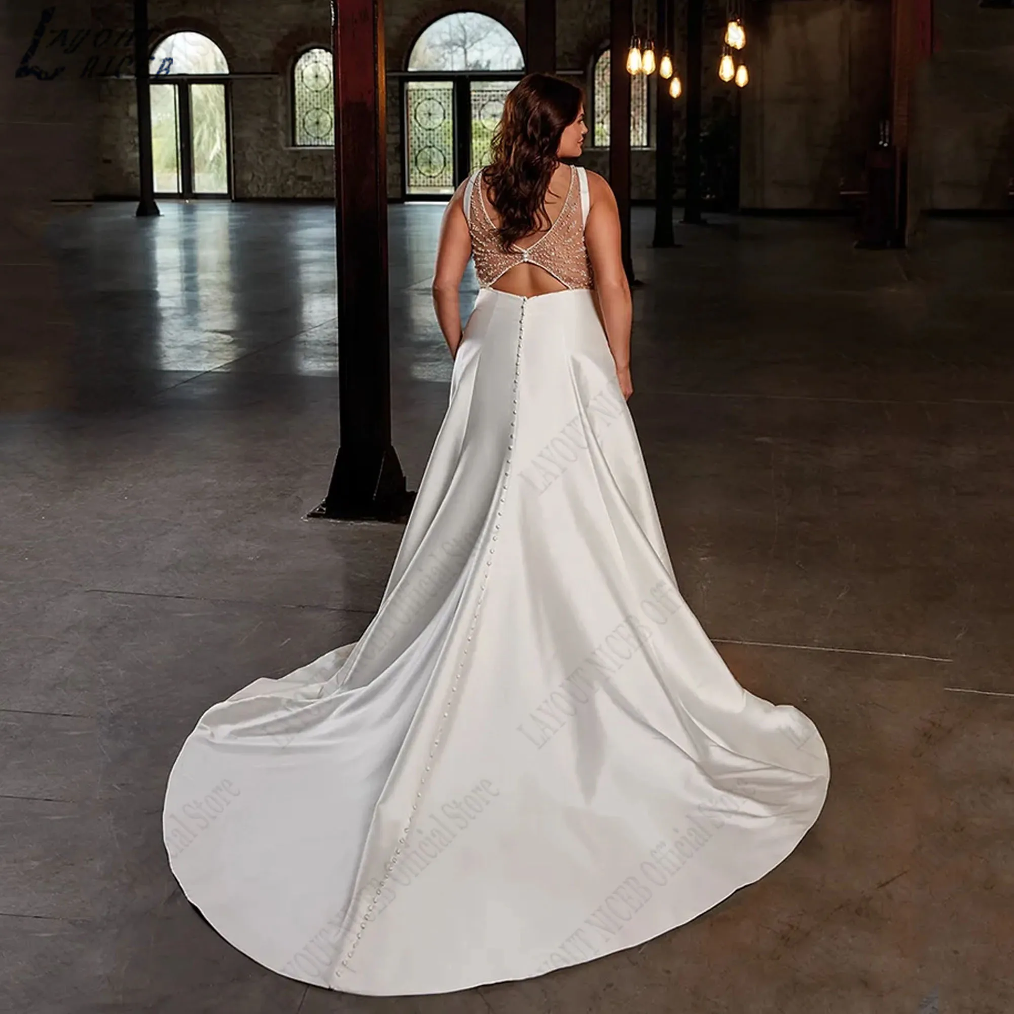 LAYOUT NICEB Oversize Backless Wedding Dresses Satin O-Neck Sleeveless A-Line Bride Gowns Sweep Train Robede Mariée Custom Made