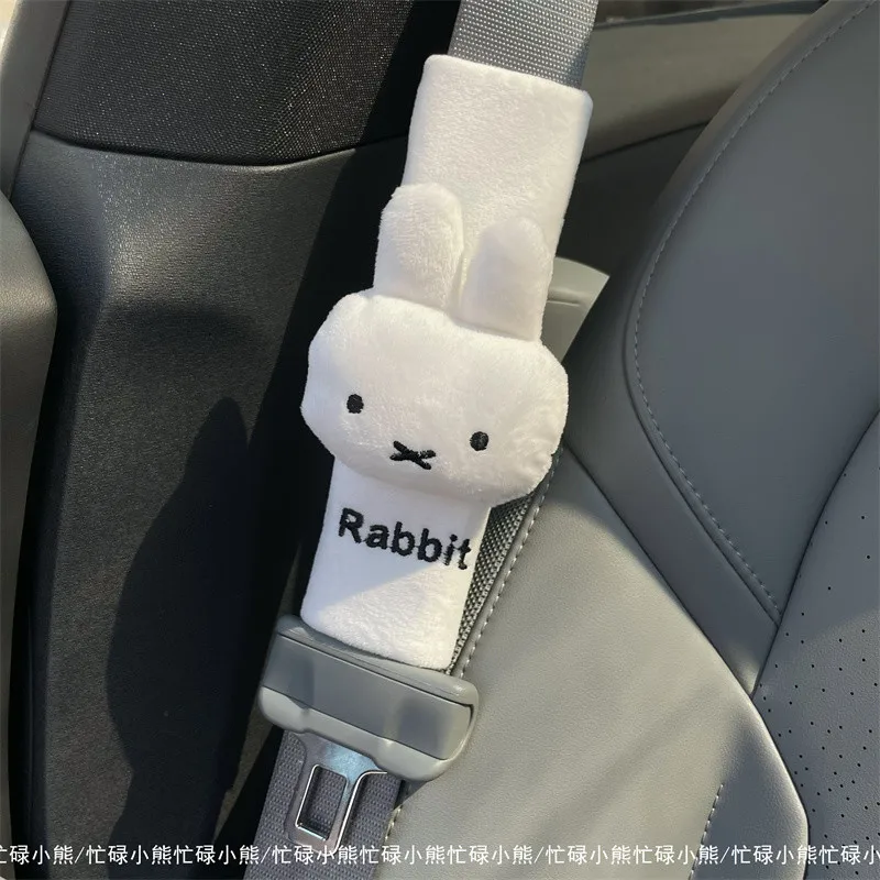 Miffy Custodia protettiva per auto Simpatico cartone animato anime Creativo Semplice Morbido Kawaii Ragazza Cintura di sicurezza per auto Protezione per le spalle Decorazione regalo