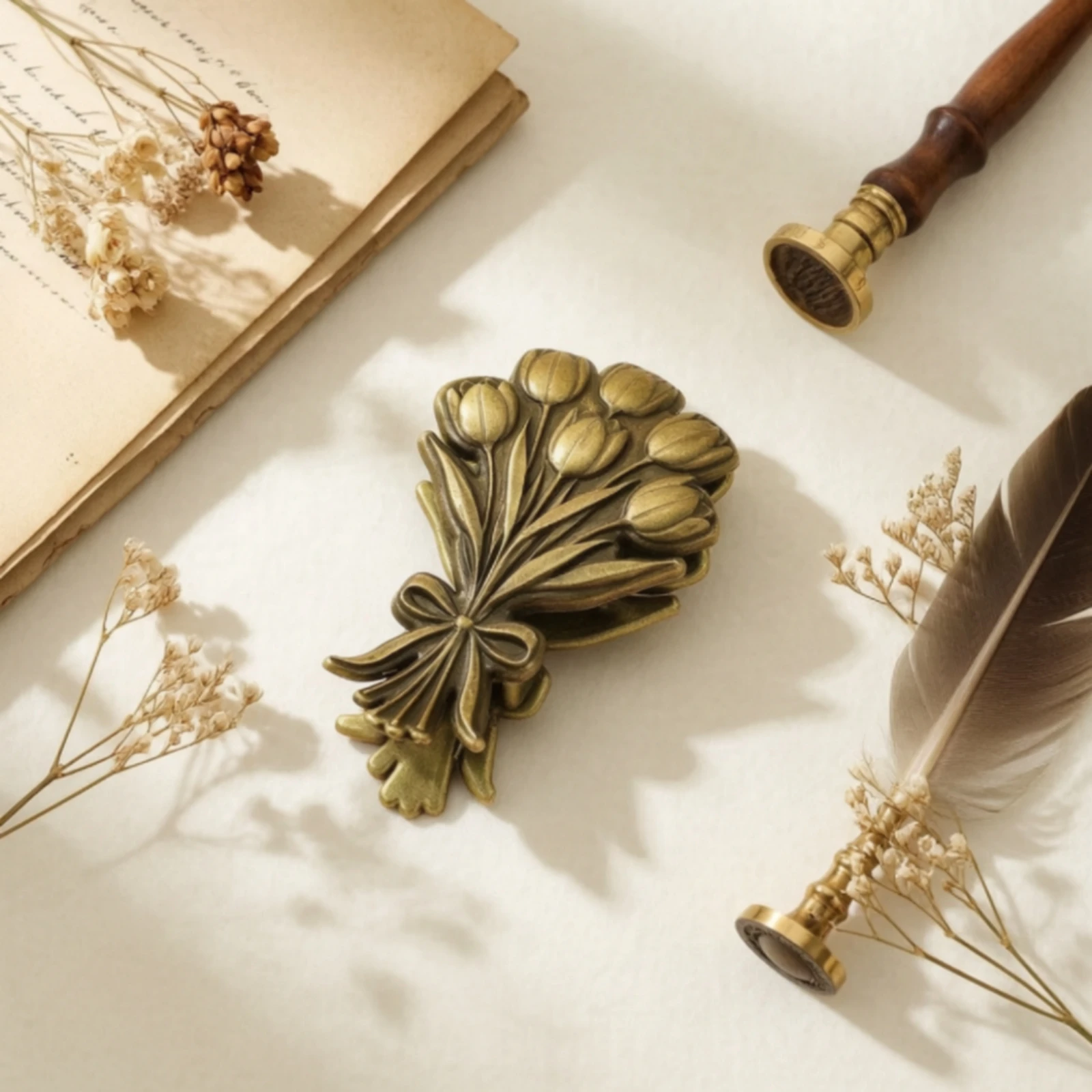 Floral Bouquet Clip Clip Antique Bronze Floral Clip Vintage-Style Sculpted for Stationery Lovers, Journaling, Desk Display