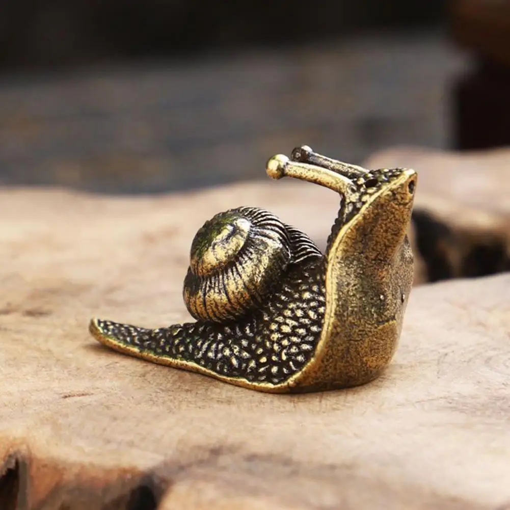 Outdoor Pond Garden Brass Figurine Exquisite Handcrafted Tightly Detailed Vintage Tea Pet Mini Retro Snail Figurine Sculpture De