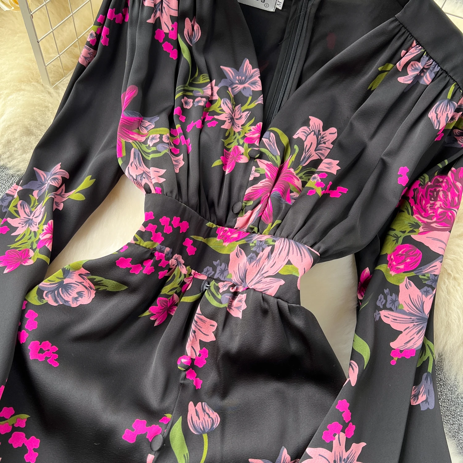 Robe plissée à manches lanterne pour femmes, col en V, imprimé doux, robes trapèze minces, mode sexy, chic et élégante