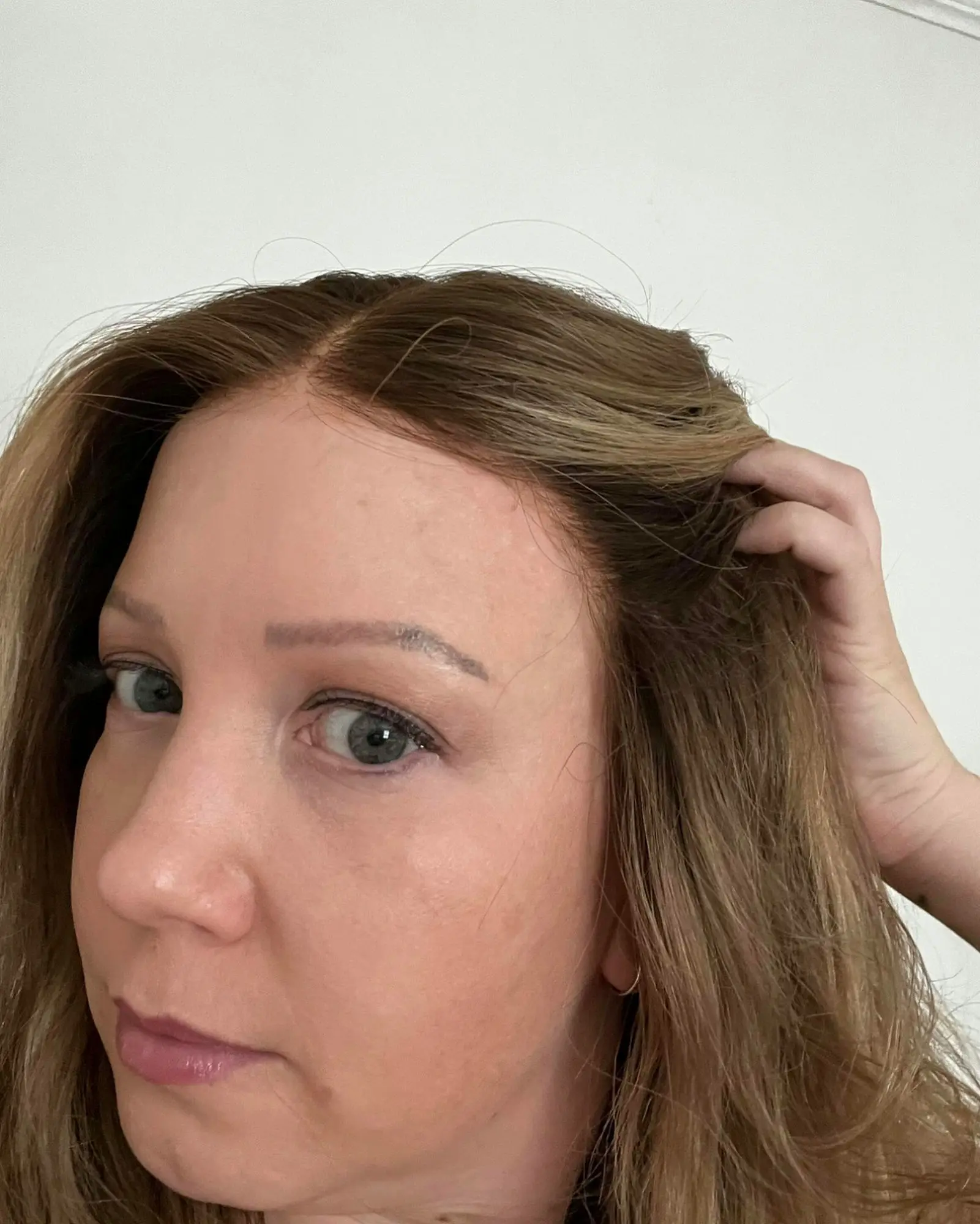 تسليط الضوء على الكرمل البني الاصطناعية الدانتيل الباروكات الأمامية أومبير طويل طول الجسم موجة غلويليس الباروكات 13*4 HD لينة ألياف مقاومة للحرارة