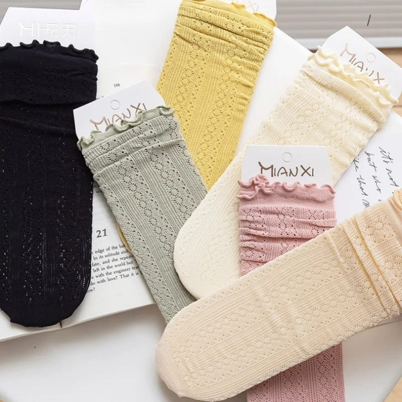 1Pair Women Ruffle Trim Crew Socks Hollow‑Out Lace Breathable Mid‑Calf Socks Scalloped Ruffle Top Casual Socks for Women