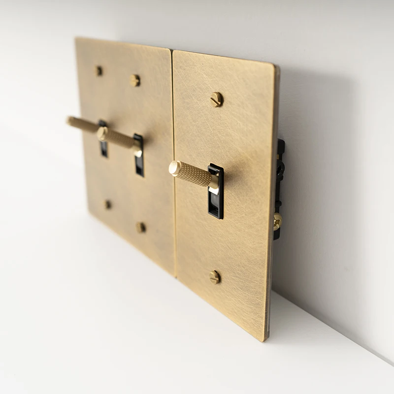 لوحة نحاسية كلاسيكية معيار أمريكي UL عتيق نحاسي مخرش تبديل 3 اتجاهات مفتاح 15A GFCI مقبس USB 110 فولت عكس الضوء LED باهتة