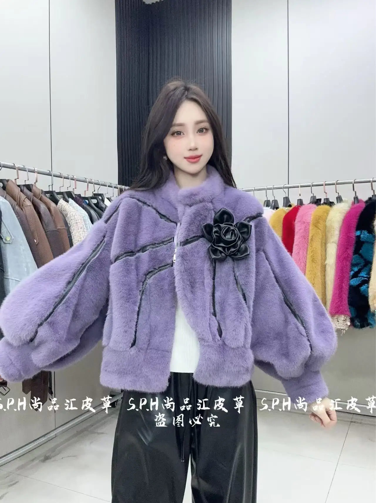 الجلود ثلاثية الأبعاد ورود للزينة فو الفراء معطف المرأة 2025 جديد الشتاء قصيرة فانوس كم سترة الرجعية الوقوف طوق سترة