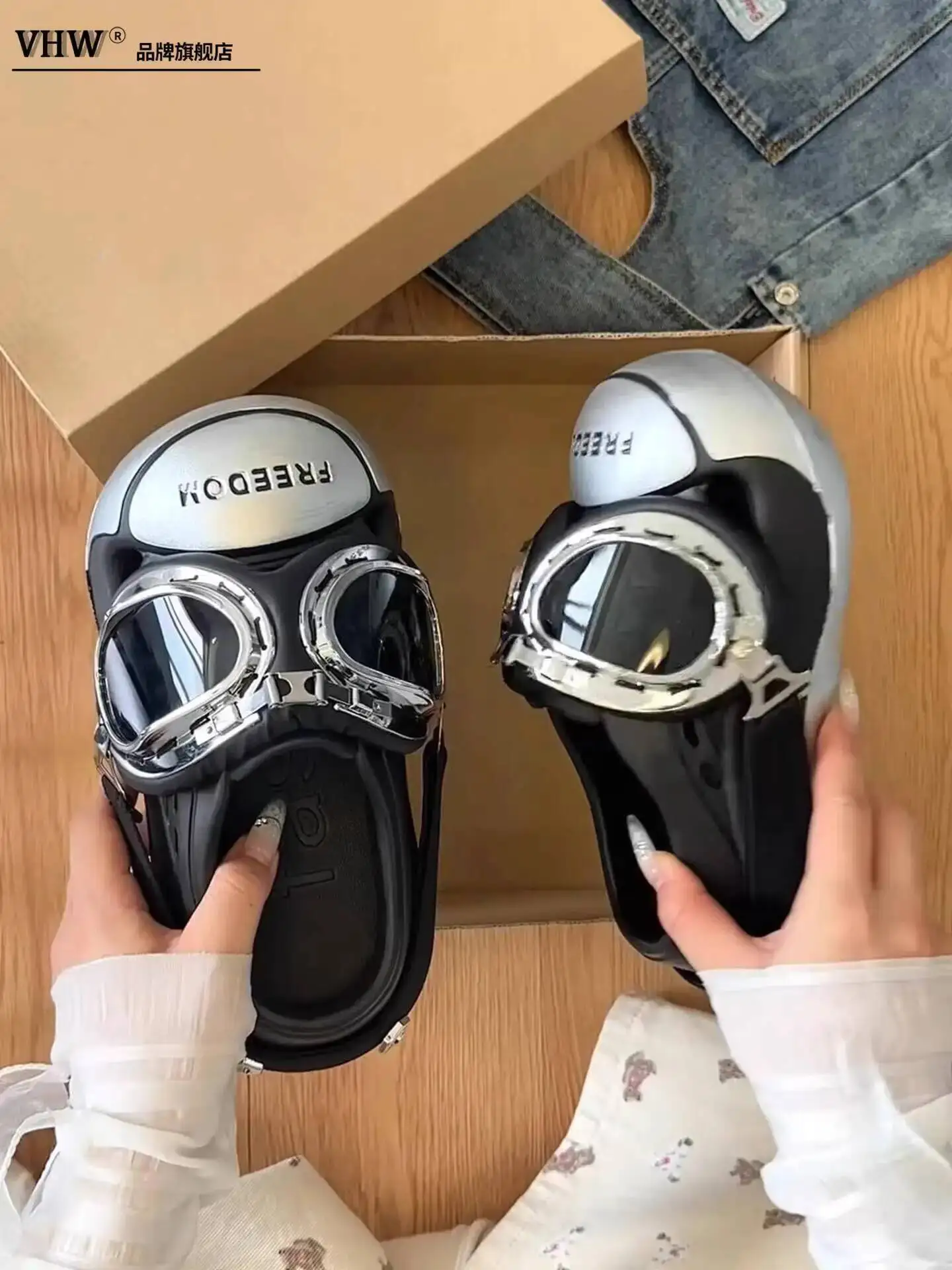 

Funny Slippers 2025 New Niche Punk Platform Clogs For Women Summer Outdoor Wear Versatile Anti Slip Toe Covered Slippers