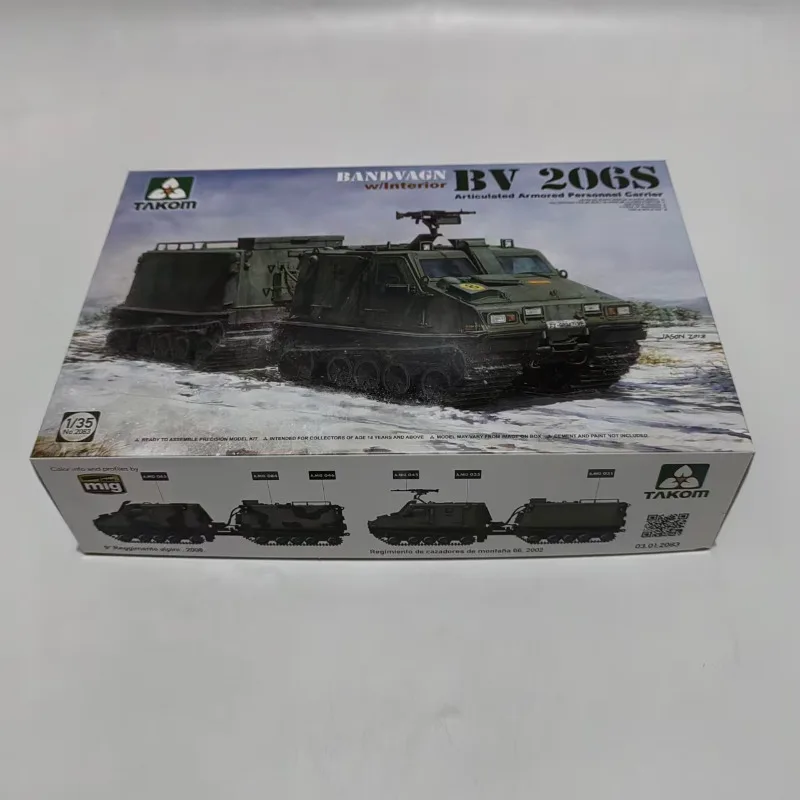 

Пластиковый конструктор Takom 1/35 2083 Bandvagn BV 206S, бронетранспортер с интерьером.