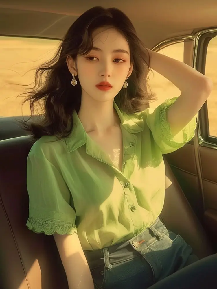 

Summer Chic and Fashionable Design Green Lace Spliced chiffon Shirt