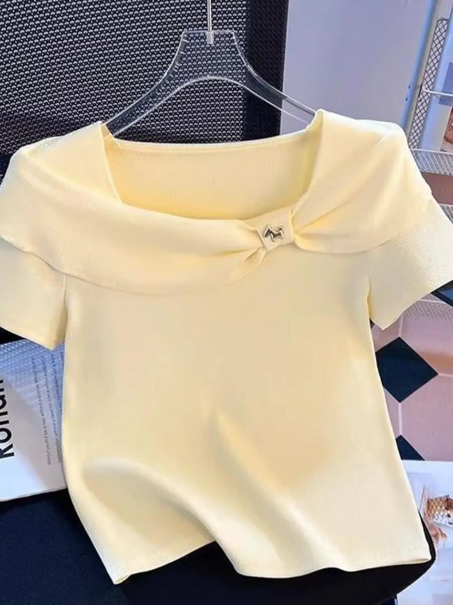 camiseta-feminina-de-maternidade-com-design-de-um-ombro-so-estilo-sensacional-para-publico-restrito-conjunto-de-duas-pecas