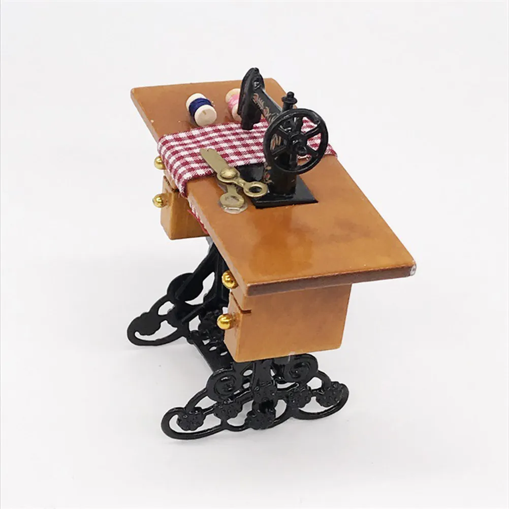 

1:12 Scale Mini Iron Sewing Machine Miniature Home Decor Fine Craftsmanship Child Safe Materials Kinesthetic Training Role Play