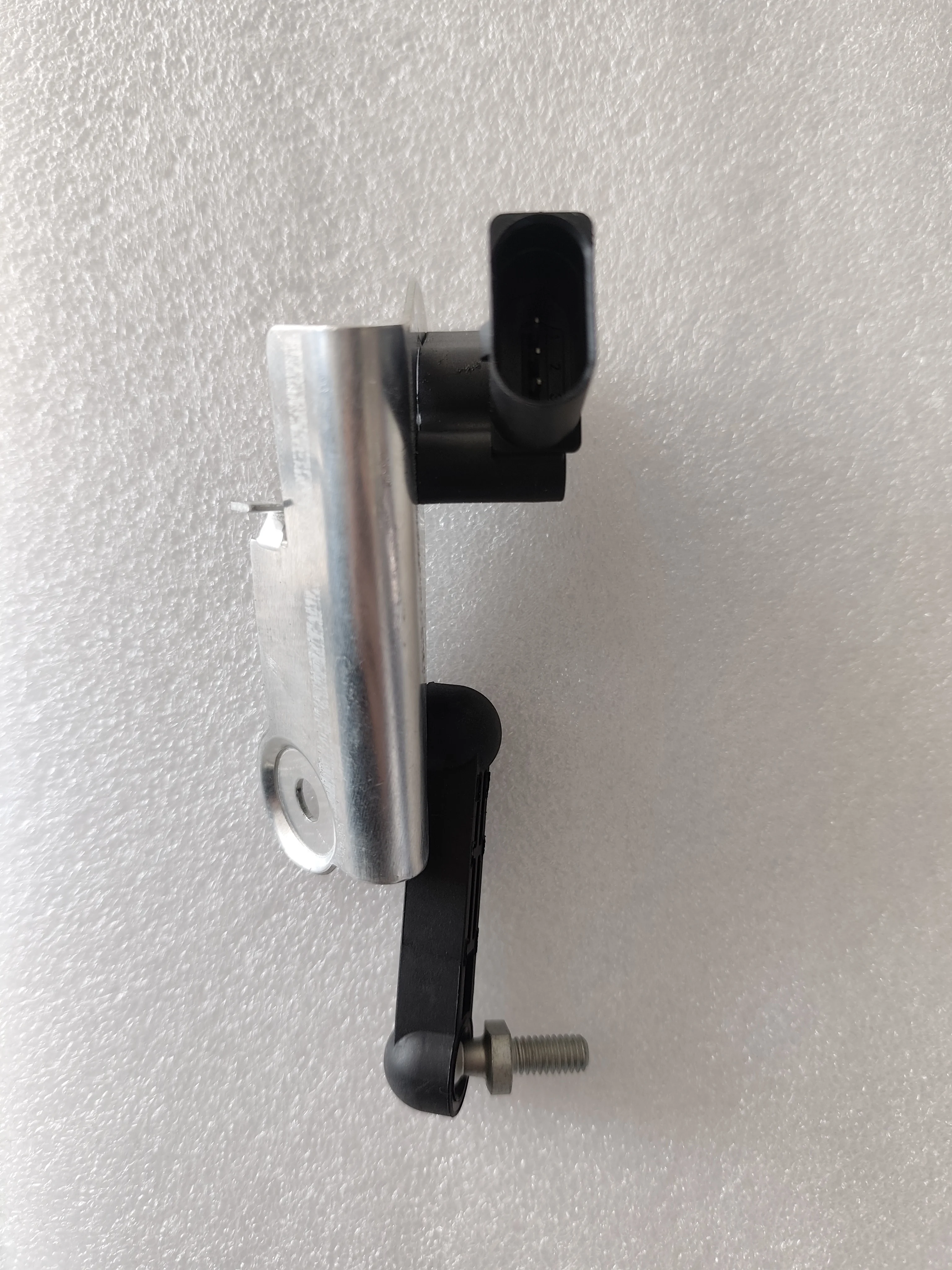 

Tesla Model X front left height sensor 1027941-00-A