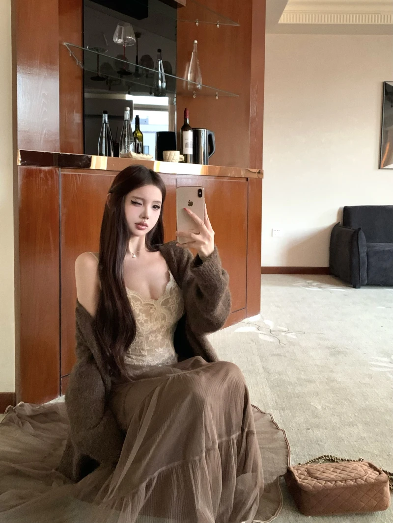 

Lace Splice Pure Desire Strap Vest Knitted Sweater Women's Winter Set Mesh Skirt Half Skirt Three Piece Set Fashion Ensemble