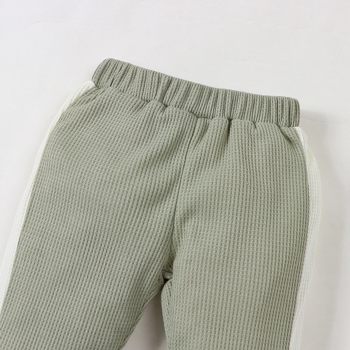 Herbst-Winter-Mode-Outfit für Babys im Sportstil, A-Linien-Oberteil mit Stickerei, langärmlig, Rundhalsausschnitt, Hosen-Set, süß und stilvoll – Detail 5