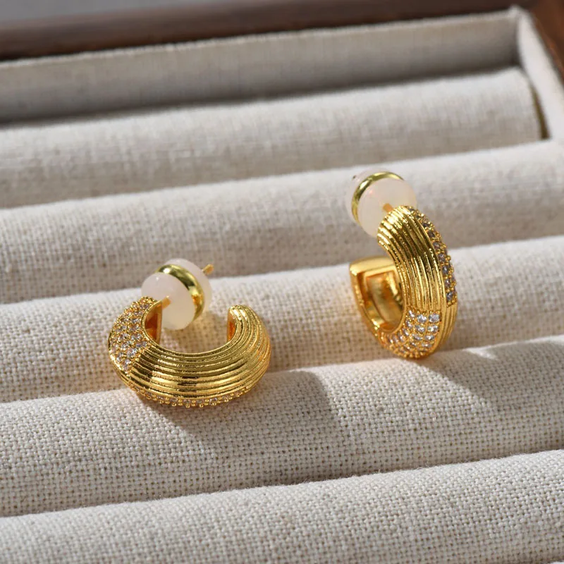 

Geometric C-Shaped Titanium Steel Earrings Micro-Inlaid with Zircon European & American Fashion Luxury Retro Style