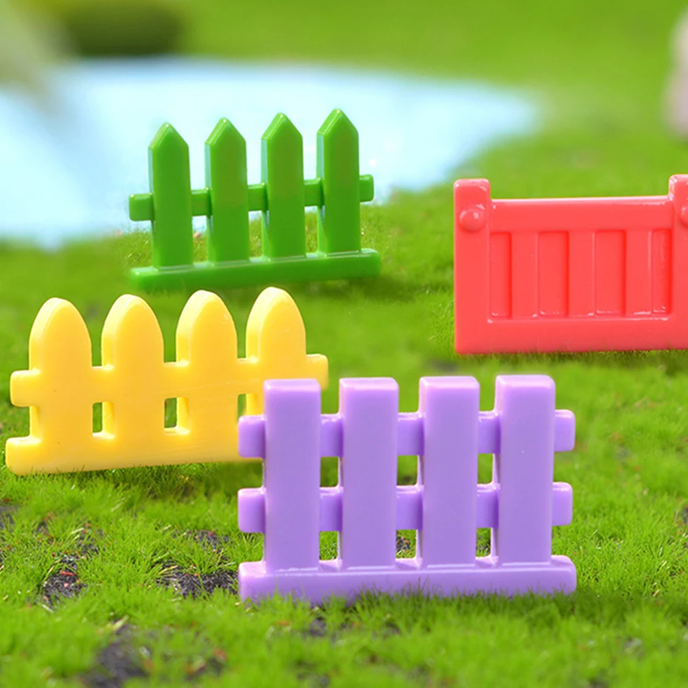 

24 Pcs Gardening and Landscaping Small Ornaments Mini Landscape Fence Dollhouse Decoration Resin Miniature
