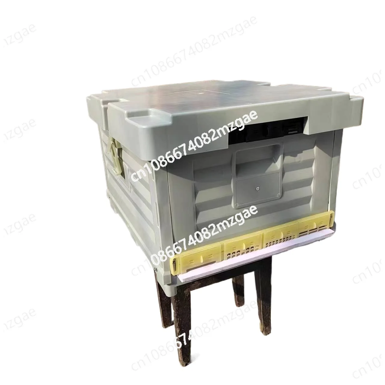 Professional 10-Frame Bee Hive for Chinese Bees - Insulated with Food-Grade, Anti-Aging Materials for Beekeeping