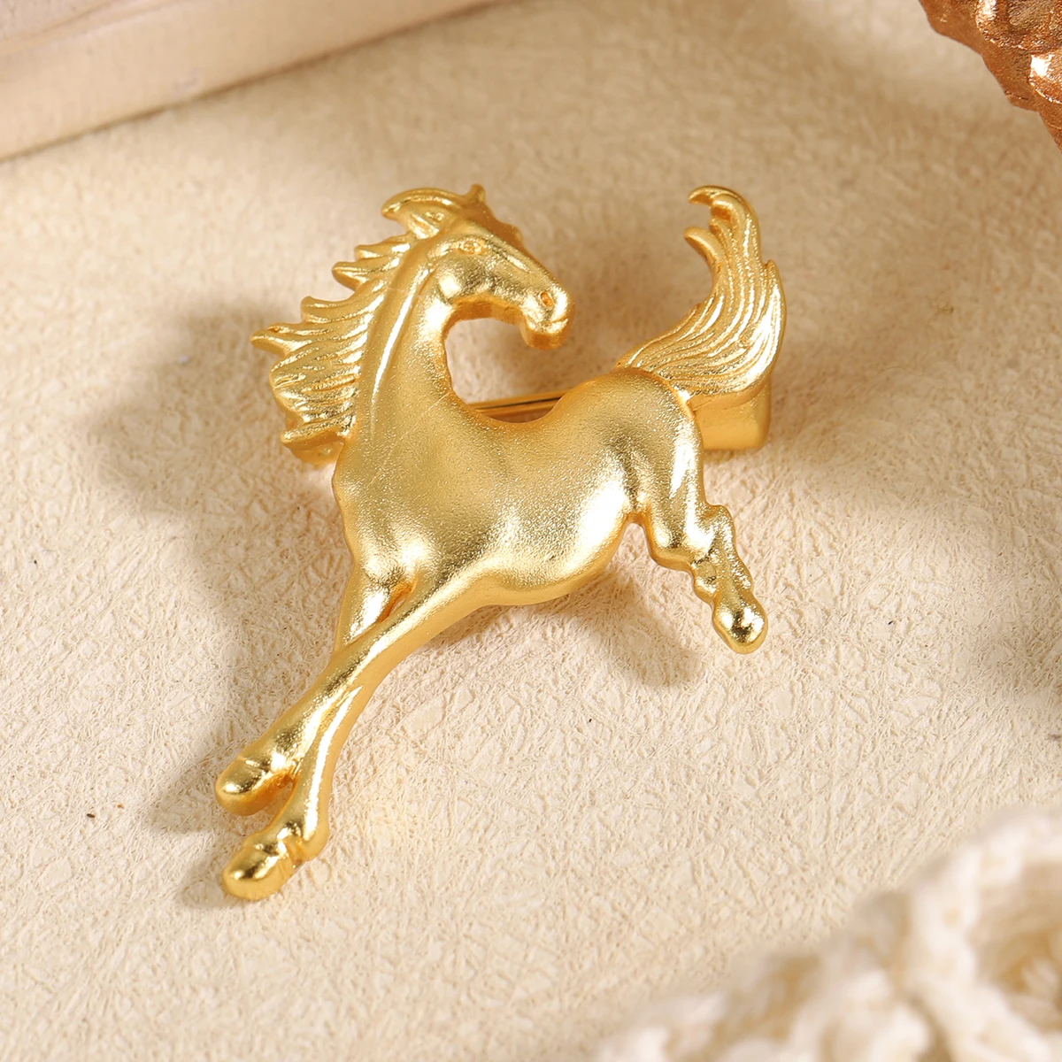 Vintage Gold-Plated Horse Brooch With a Matte Finish; Animal-Shaped Brooch; Lapel Accessory for Suits; Gift