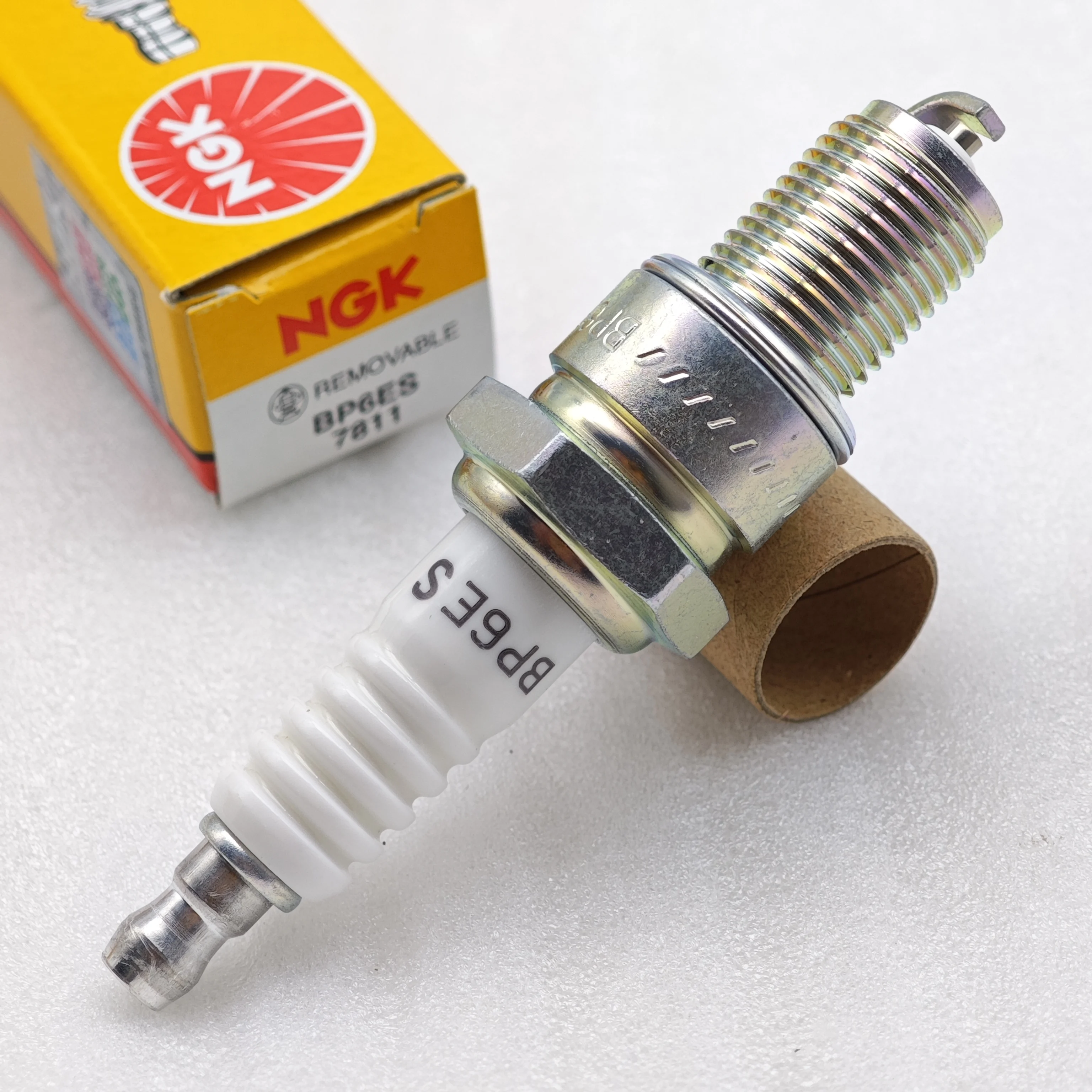 1pcs BP6ES 7811 NGK Spark Plug