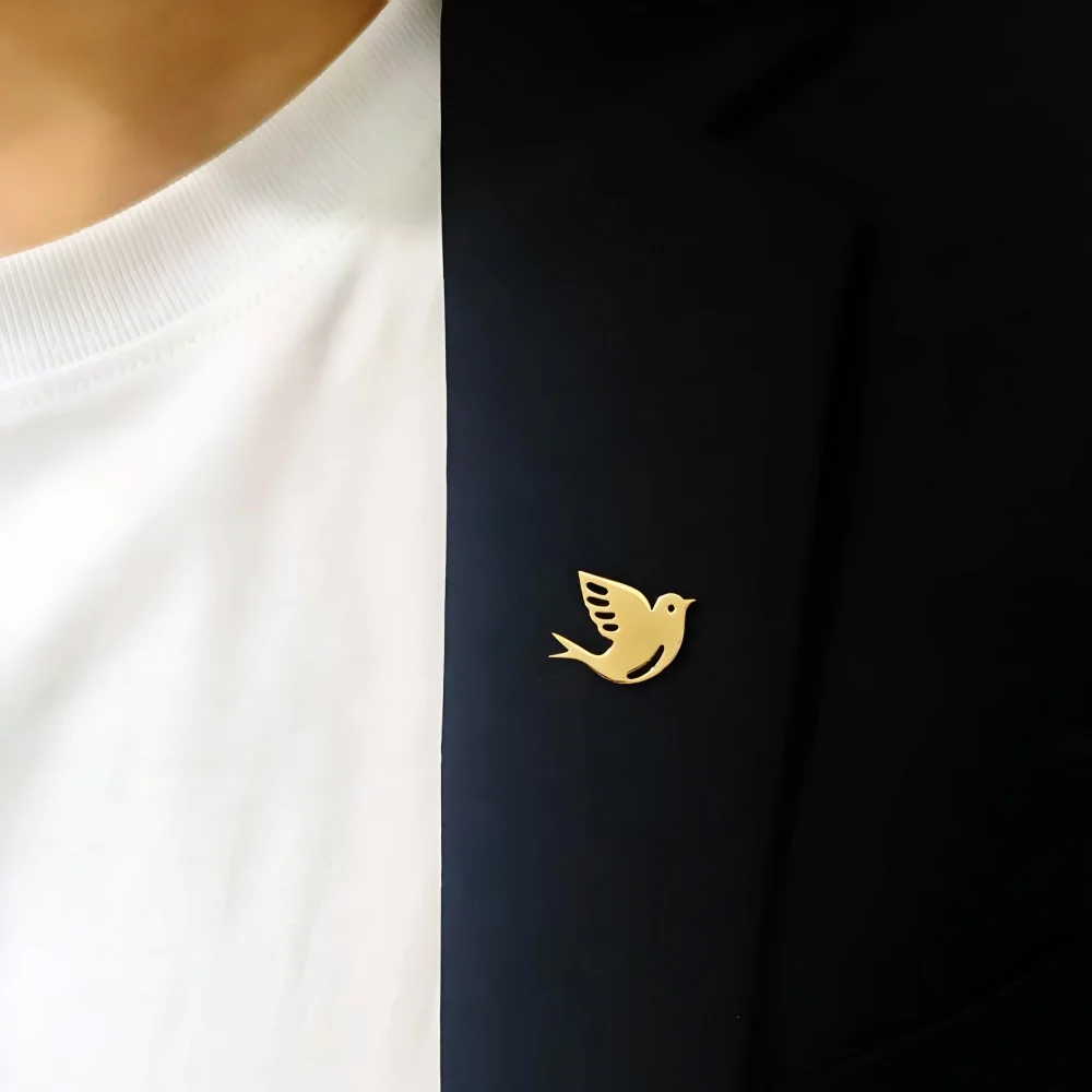 

Unique Handmade Bird Brooch, Artisan Hollow - Wing Design, Unisex Fashion Pin for Trendy Outfits & Memorable Gifting