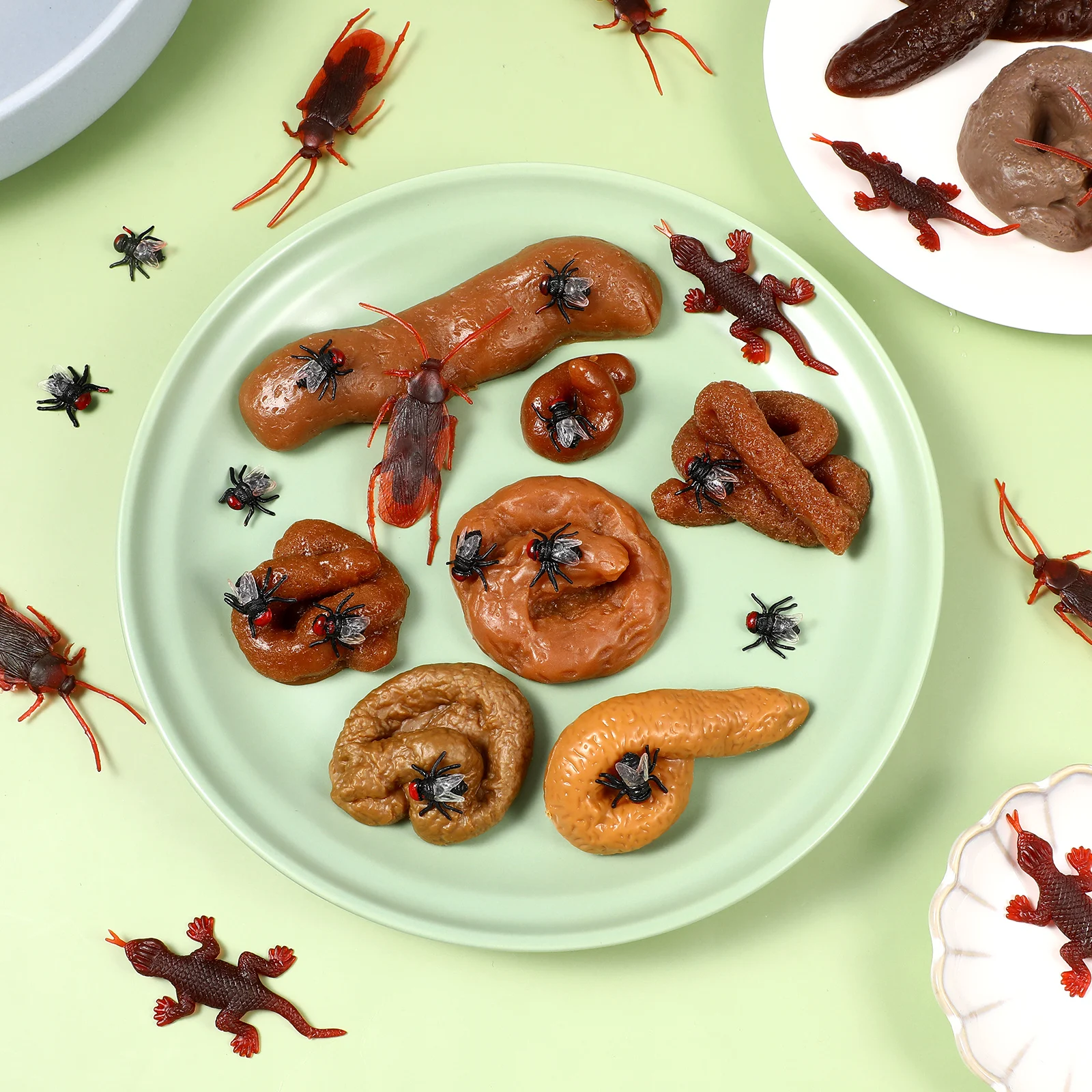 Giocattoli di cacca di plastica Scherzi Realistici scarafaggi finti Mosche Lucertole Decorazioni di Halloween Puntelli di trucco Scherzo sacchetto di iuta Decorazione della casa divertente