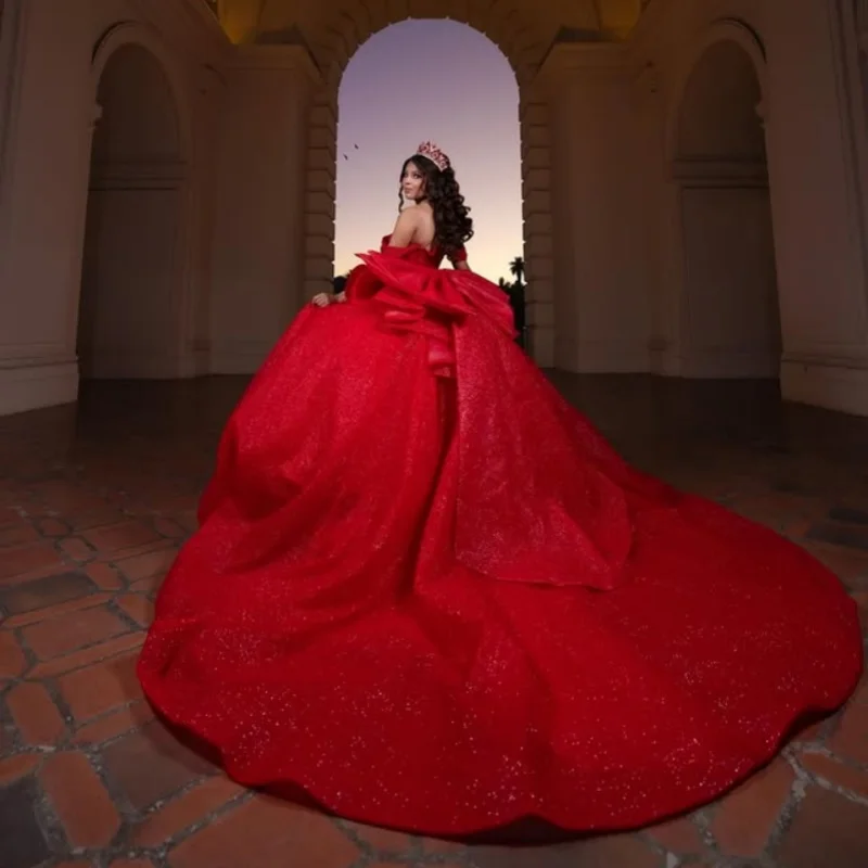 Personalizado brilhante vermelho quinceanera vestidos fora do ombro lantejoulas cristal camadas arco cauda longa vestido 15 quinceanera