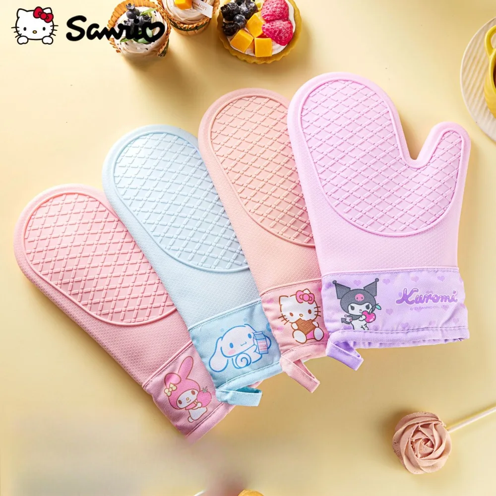 

Sanrio genuine silicone heat insulation gloves high temperature oven special thick baking cartoon heat insulation gloves