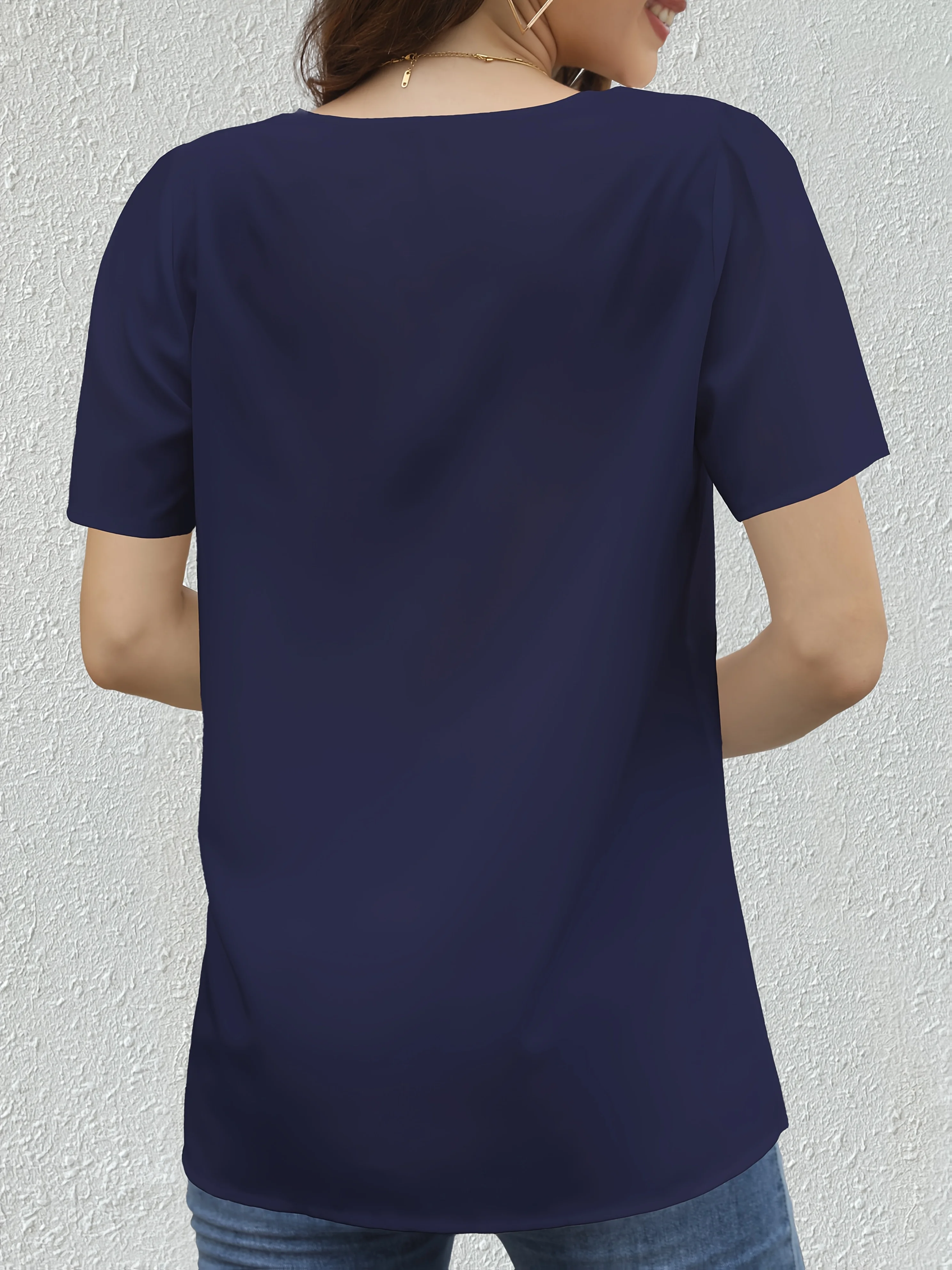 เสื้อเชิ้ตผู้หญิงสไตล์ลำลอง แฟชั่น เสื้อเบลาส์แขนสั้น ดีไซน์สวยหรู เหมาะสำหรับวันหยุดและวันหยุดสุดสัปดาห์