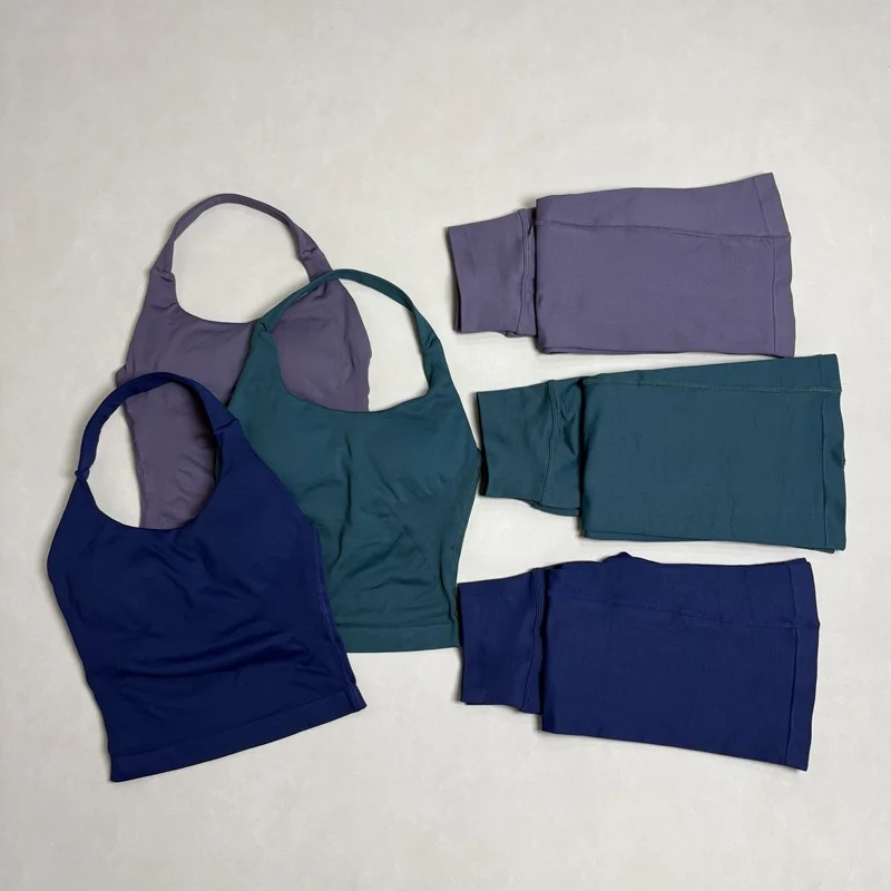2-teiliges Fitness-Set für Damen: Nahtloses Gym-Haltertop und Hüftliftende Schlaghose für Yoga, Laufen und Workout – Detail 15