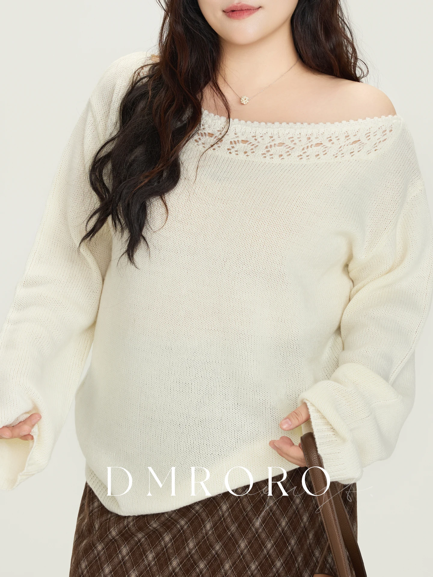 

Мягкий уютный ажурный свитер на одно плечо, свободный вязаный джемпер, новинка зимы, женская модная одежда больших размеров, топ DMRORO для повседневной носки