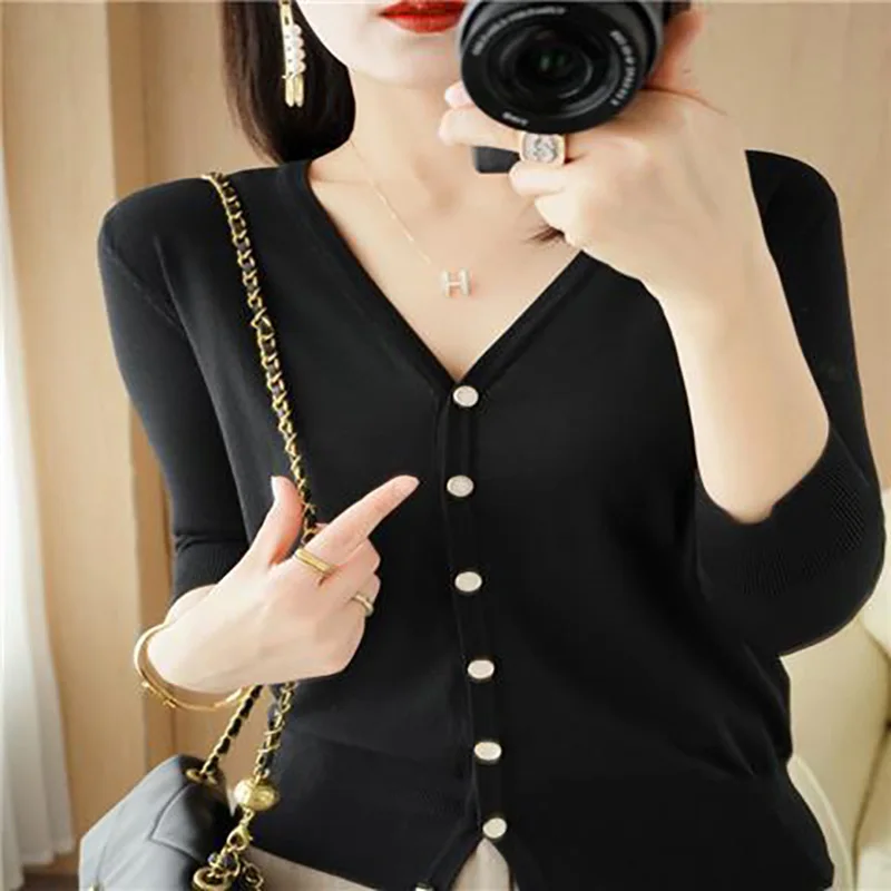 Fashion Solid Color V-Neck Button Knitted Cardigan Sweater Women's Clothing 2022 Autumn New Casual Tops All-match Korean Coat