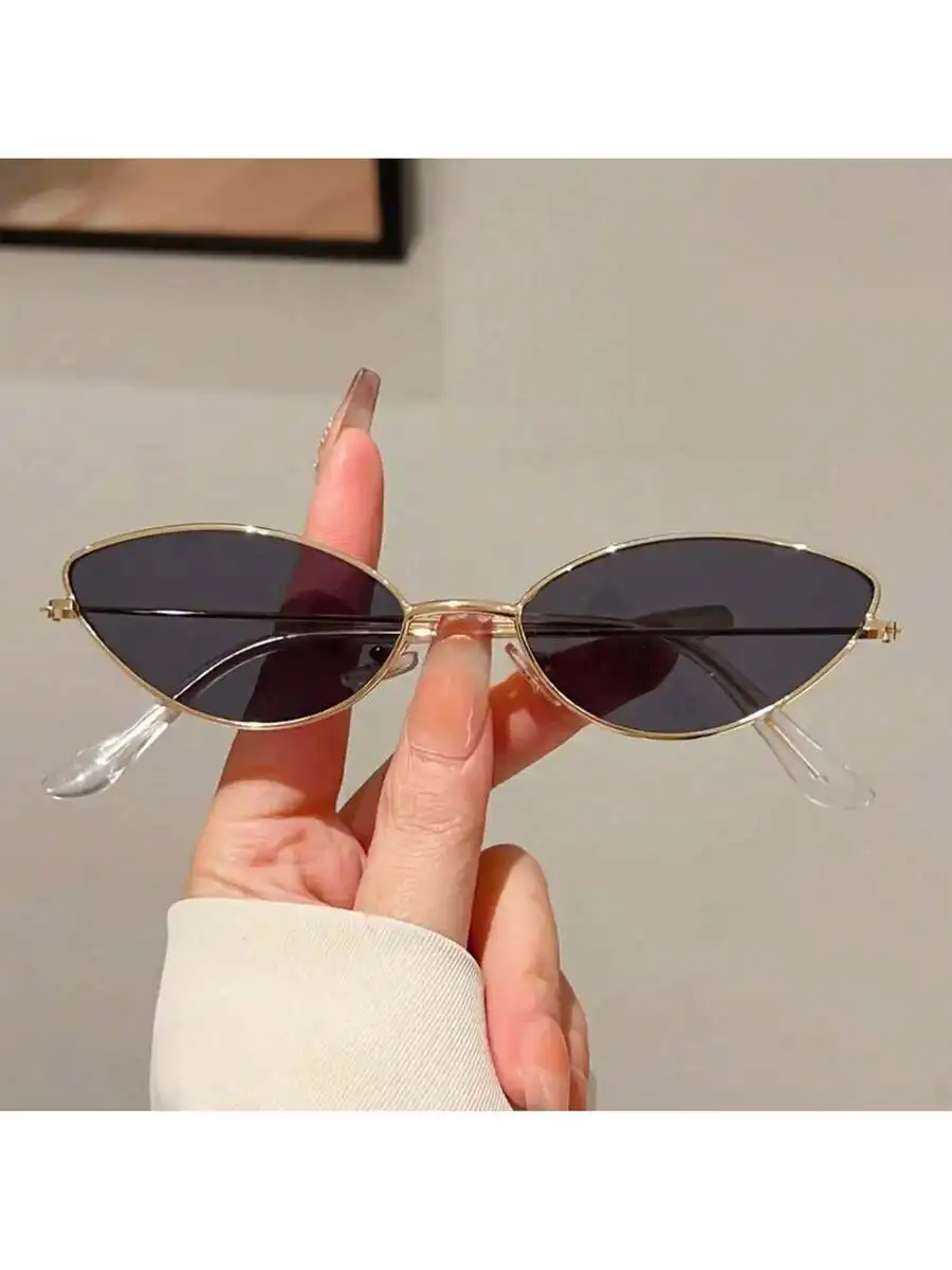 1 Pair Women New Cat Eye Model Fashion Glasses Exquisite Small Frame Popular Multicolor Entry Luxury Style Metal Edge Design view 2