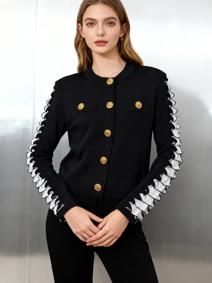 TWOTWINSTYLE 히트 컬러 홀로우 아웃 패션 숏 재킷 여성용 라운드 넥 긴 소매 패치워크 메탈 버튼 재킷 여성용