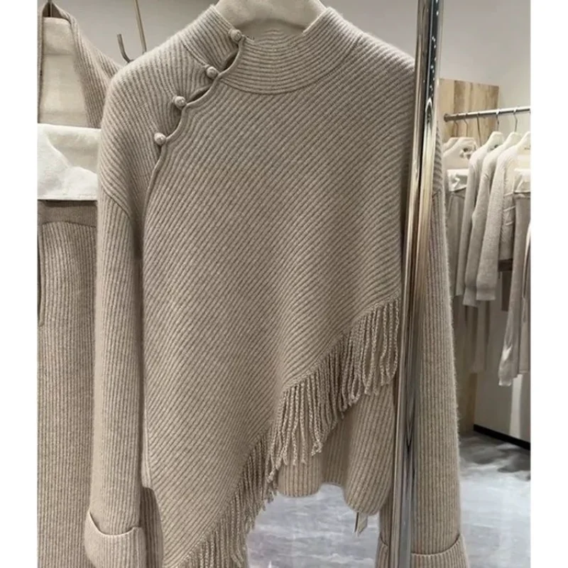 

New Retro Soft Waxy Disc Buckle Irregular Tassel Sweater for Women