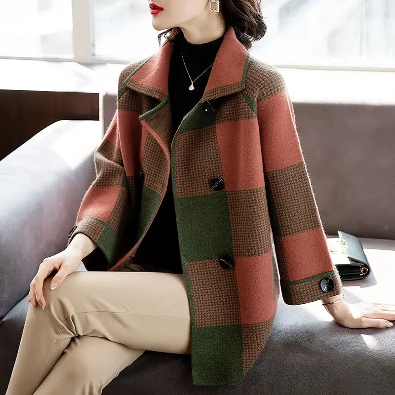 Middle aged Mother\'s Autumn Fashion Top 2023 New Fashion Women\'s Spring and Autumn Sweater Coat Female cardigan Plaid Jacket