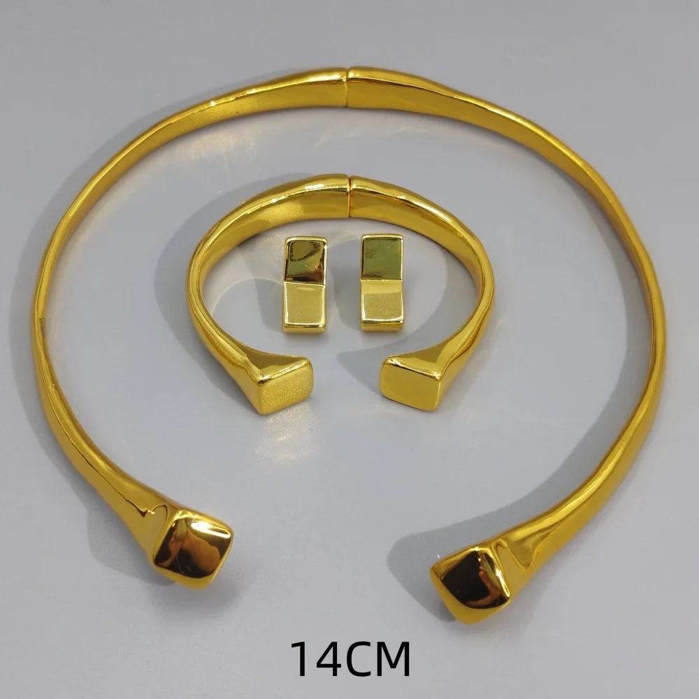 

2026 Summer Trendy Versatile Gold Silver Geometric Earrings Collar Jewelry Three Piece Set Charm Gift