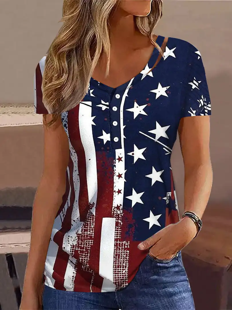 Top de manga corta con cuello en V y estampado de bandera nacional para mujer, talla grande