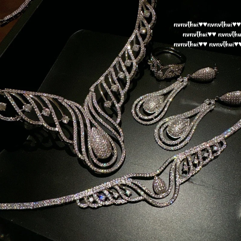 

Palace Peacock Feather Gemstone NecklaceVintage Plating18KGold Water Drop Zircon Bracelet Suit