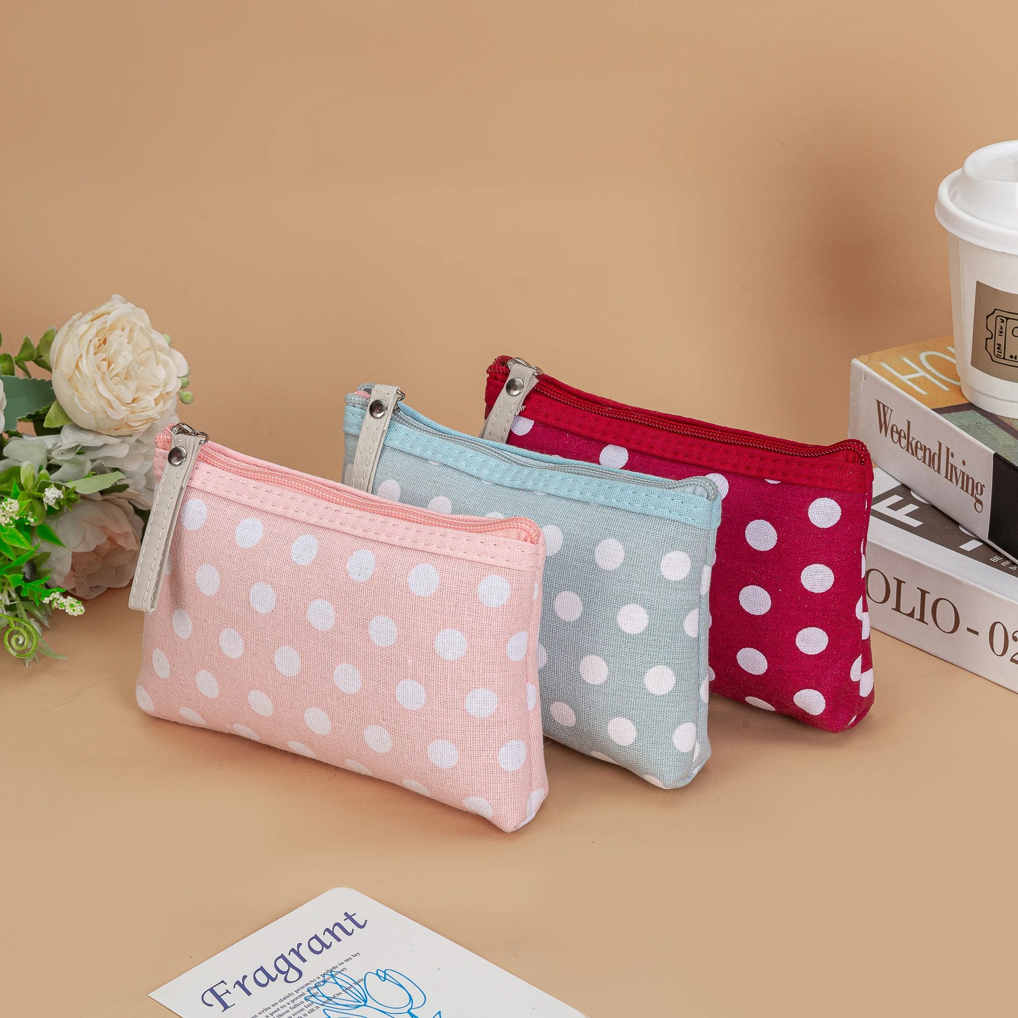 Classic Hot Selling Polka Dot Fabric Makeup Bags Waterproof Portable Zipper Wash Cosmetic Pouch Girl Phone Key Bag