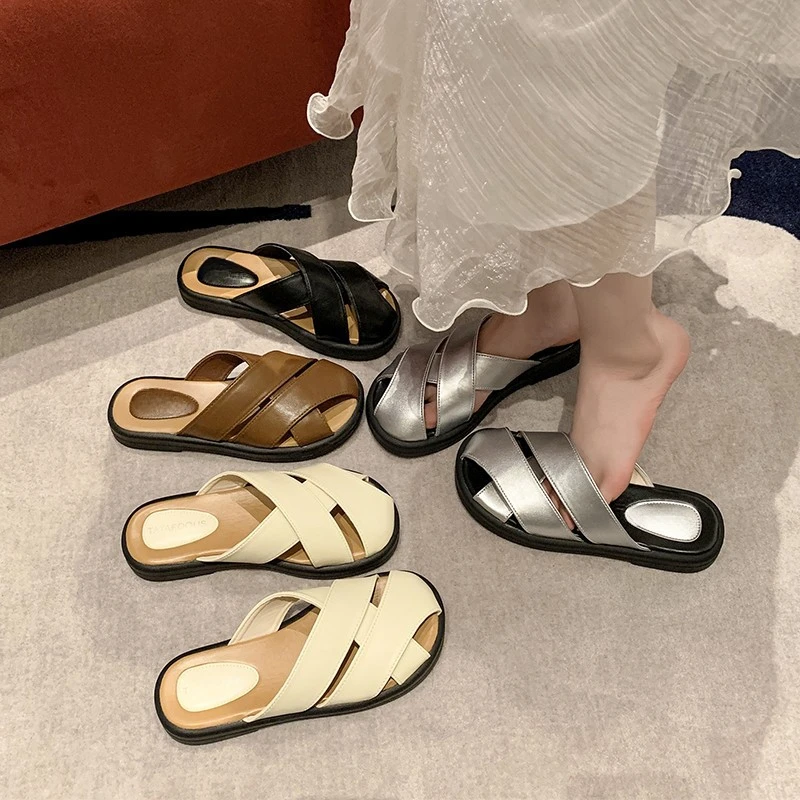 Slippers Women Summer Shoes Flats Hollow Breathable Leather Sandals Casual Soft Sole Round Toe Rubber Sole Shoes Outside