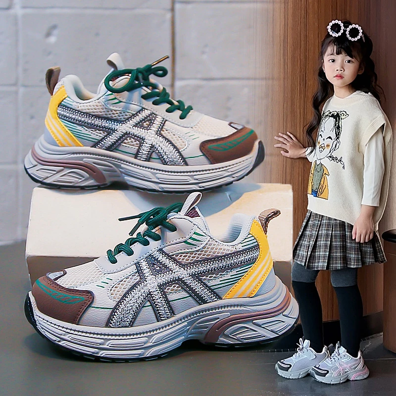 

Детская обувь 2026: Новые весенние спортивные кроссовки для мальчиков и девочек. Модные, дышащие, легкие кроссовки из сетки.