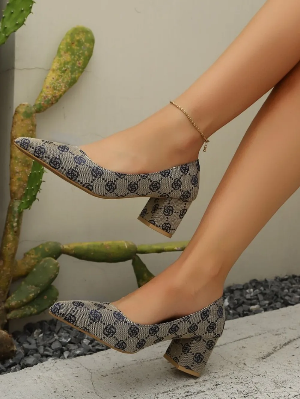 2026 Modische Blumenmuster Spitze Damen High Heels Frühling Herbst Neuer Einfacher Stil Quadratischer Absatz Komfortable Einzelschuhe – Detail 4