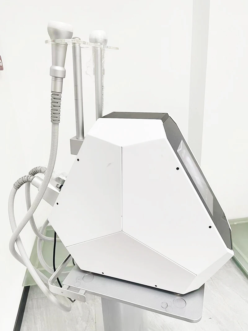 آلة Cryoskin 4.0 EMS الرائعة T-Shock العلاج البارد الساخن لتخسيس الجسم غير الغازية معدات تجميد الدهون