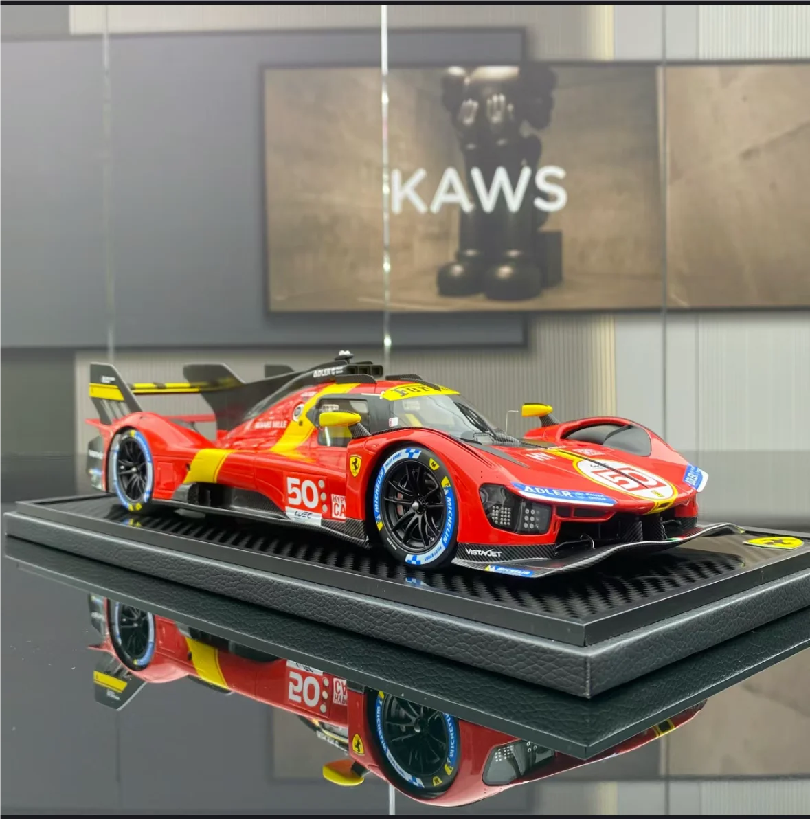Bburago Nowy Produkt 1:18 Ferrari 499p 51 Samochód Wyścigowy Mistrz Rally Le Mans Stopowy Luksusowy Pojazd Zabawki Model Odlewany Wydanie Samochodu