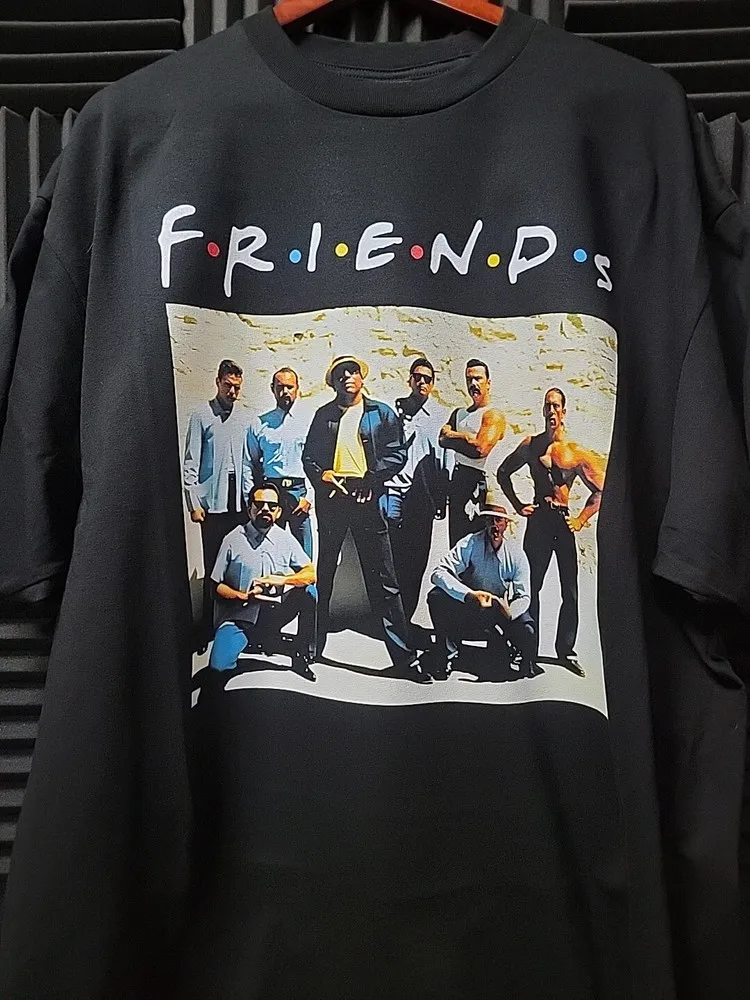 

ФУТБОЛКА «КLOOD IN BLOOD OUT PRISON PIC FRIENDS»