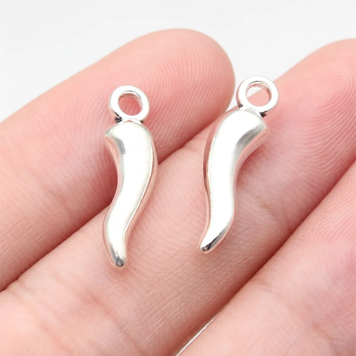 40pcs 21x5.9x5.2mm(0.83x0.23x0.2inch) Antique Silver Color Chili Pepper Charms Pendants DIY Jewelry Making Accessories - Detail 1