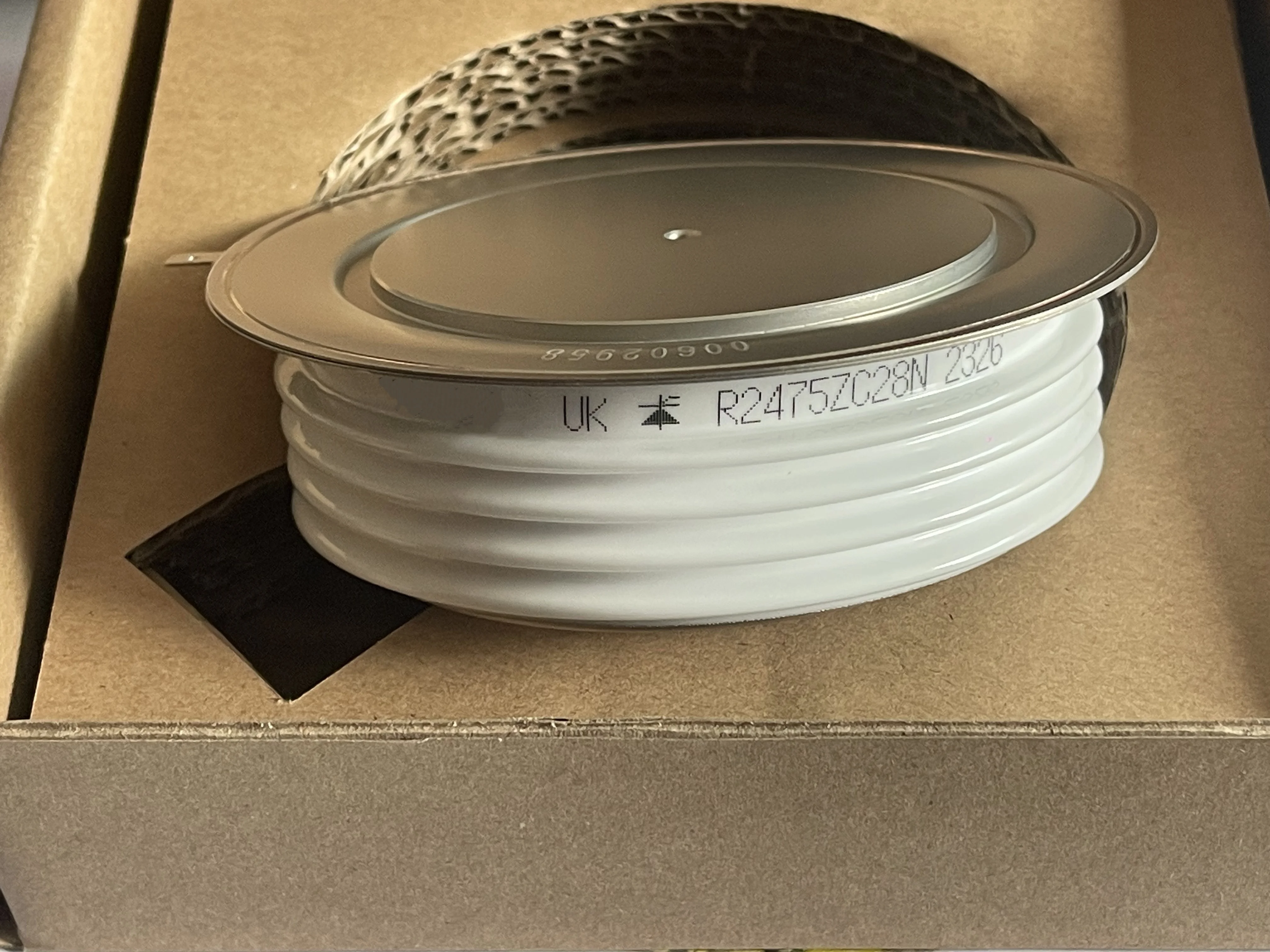 

1PCS R2475ZC28N Thyristor NEW 100% Quality Assurance